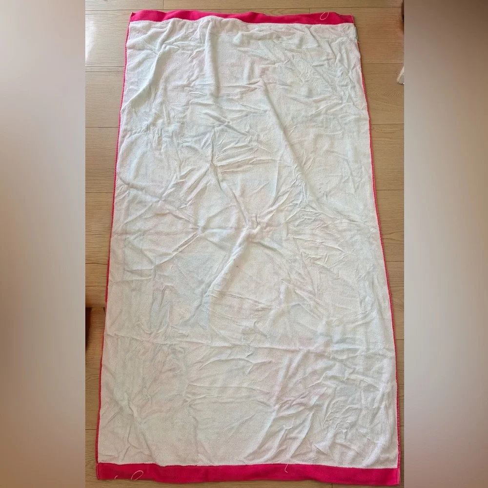 Vera Bradley Multicolor Floral Patchwork Beach Towel🏖️ - Picture 4 of 6